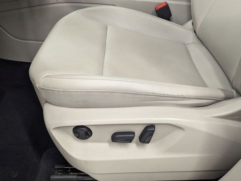 Used 2020 Volkswagen Atlas SE w/ Panoramic Sunroof Package image 11