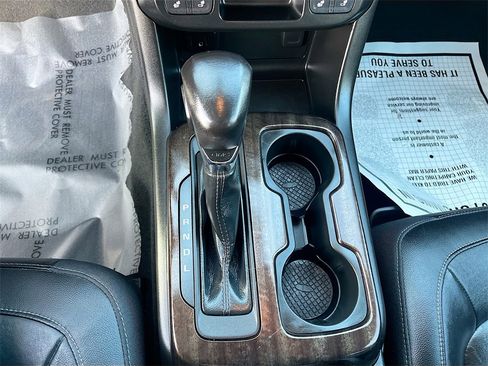 Used 2022 GMC Canyon Elevation w/ Elevation Premium Package image 17