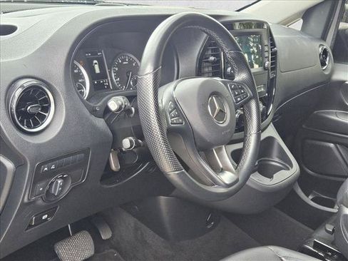 Used 2023 Mercedes-Benz Metris Passenger image 7