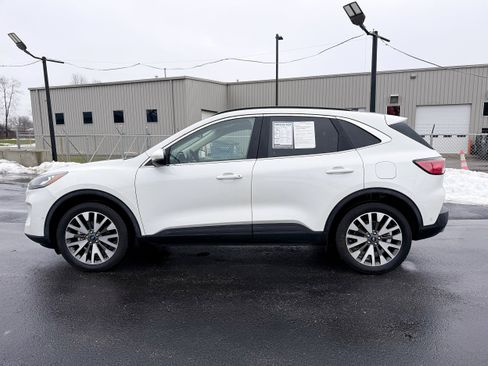 Used 2020 Ford Escape Titanium image 6