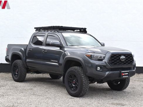 Used 2020 Toyota Tacoma TRD Off-Road w/ TRD Premium Off Road Package AWD/4WD image 1