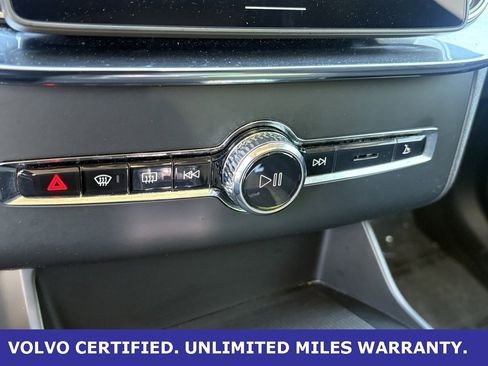 Certified 2025 Volvo XC90 B6 Plus image 26