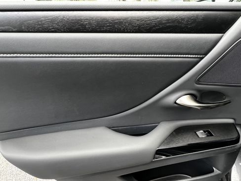 Certified 2025 Lexus ES 350 w/ Premium Package image 30
