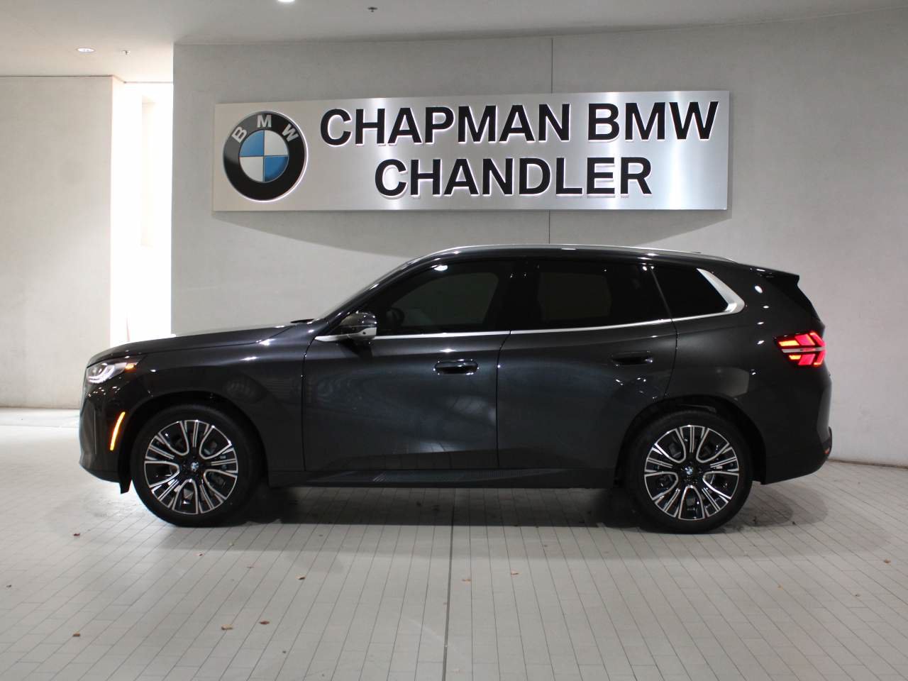 Used 2026 BMW X3 xDrive30i w/ Premium Package AWD/4WD image 3