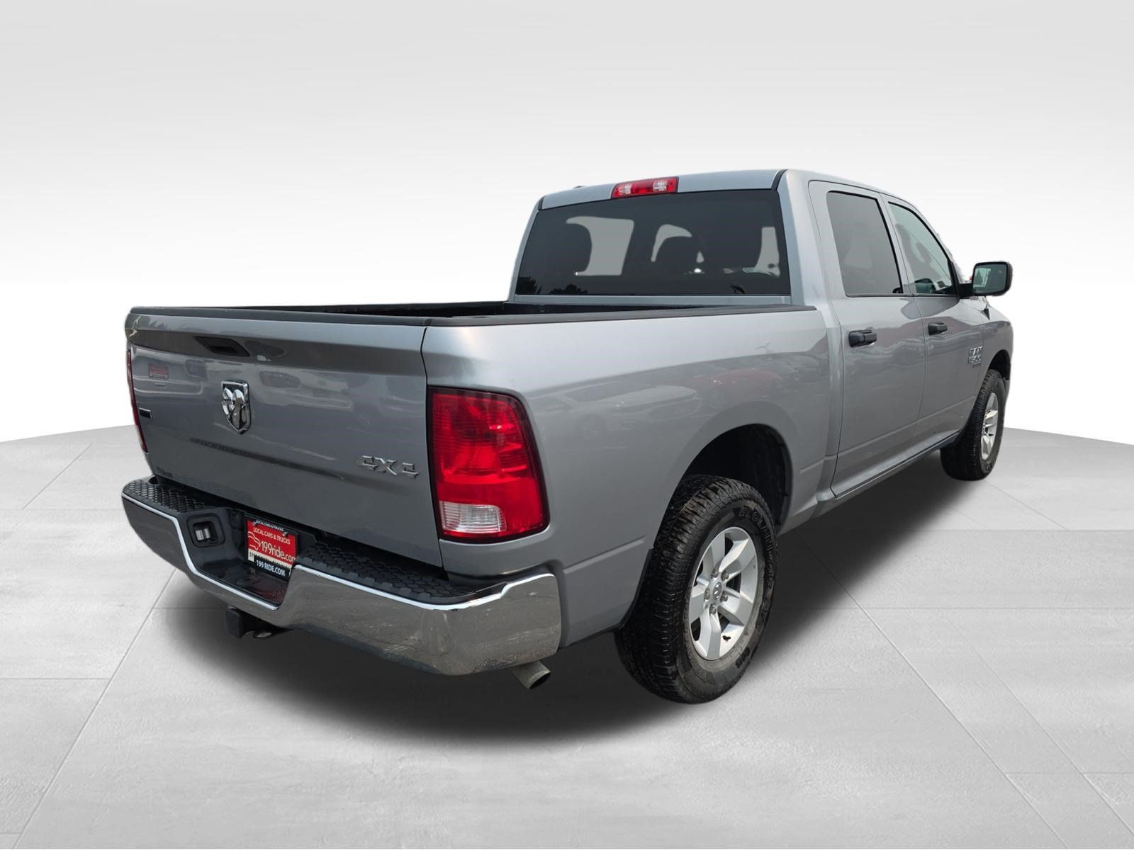 Used 2022 RAM 1500 Classic SLT w/ Protection Group AWD/4WD image 5