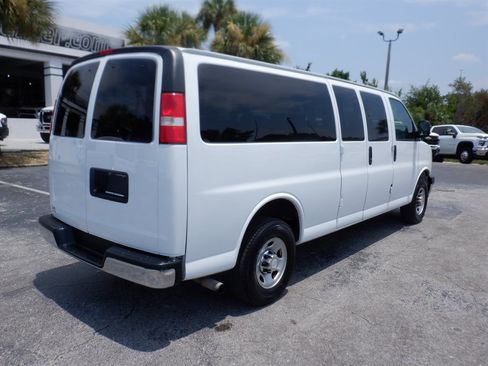 Used 2020 Chevrolet Express 3500 LT w/ LT Preferred Equipment Group RWD image 7