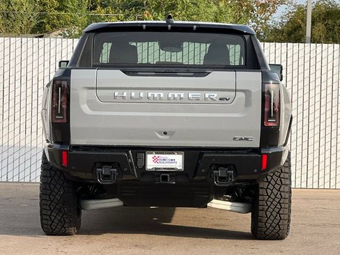 New 2025 GMC Hummer EV 2X w/ Extreme Off-Road Package image 5