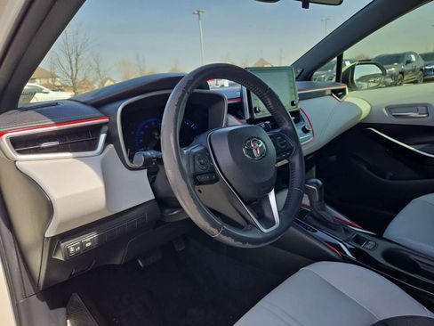 Used 2019 Toyota Corolla XSE image 2