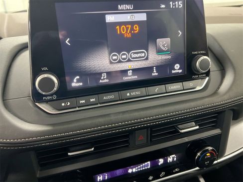 Used 2023 Nissan Rogue SV image 14