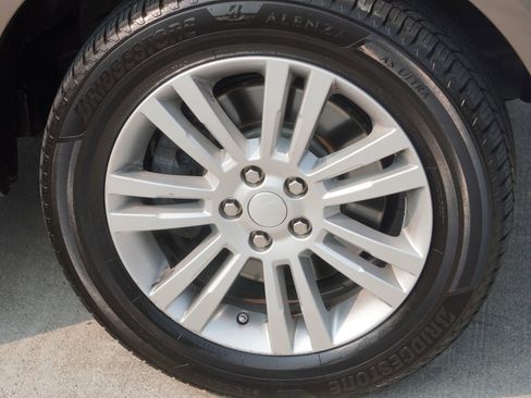 Used 2015 Land Rover LR4 HSE LUX image 32