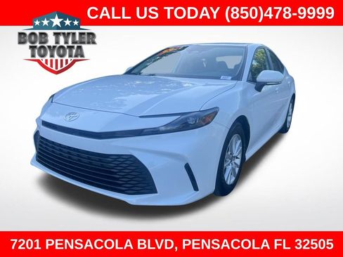 Used 2025 Toyota Camry LE w/ Convenience Package FWD image 1