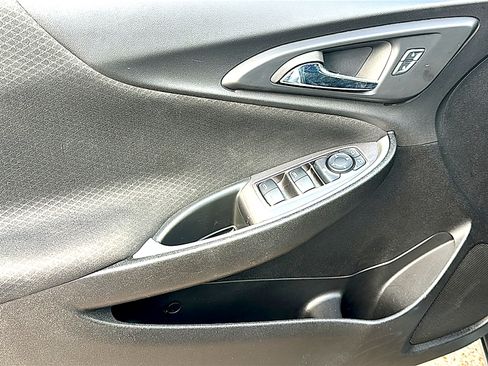 Used 2025 Chevrolet Malibu LT FWD image 16