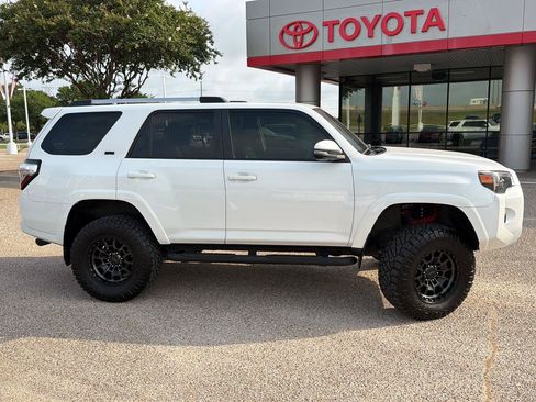 Used 2024 Toyota 4Runner SR5 Premium w/ Moonroof Package AWD/4WD image 2