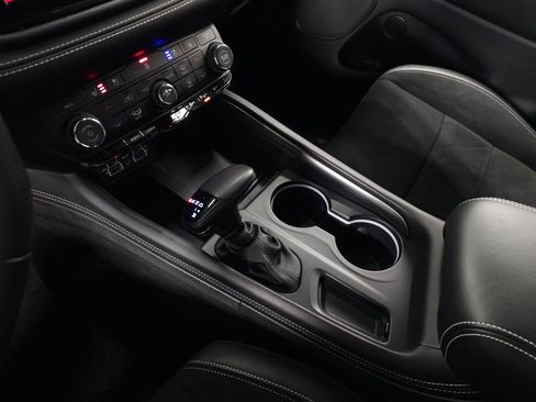 Used 2022 Dodge Durango SRT w/ Technology Group image 30