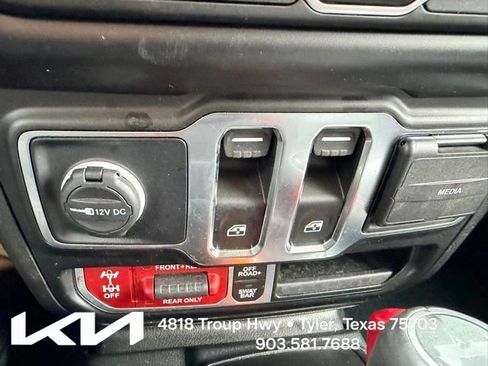Used 2022 Jeep Wrangler Rubicon w/ Steel Bumper Group AWD/4WD image 19