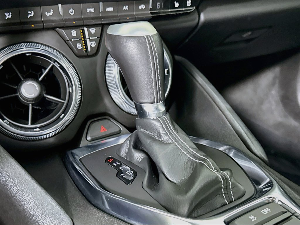 Used 2019 Chevrolet Camaro LT RWD image 8