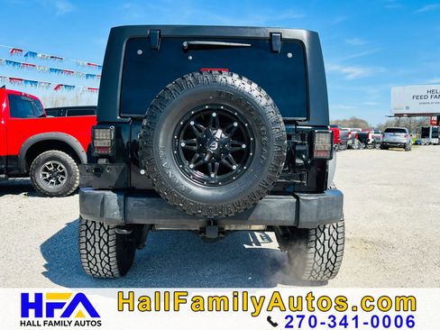 Used 2013 Jeep Wrangler Unlimited Sport image 4