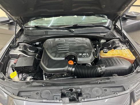 Used 2017 Chrysler 300 S RWD image 38