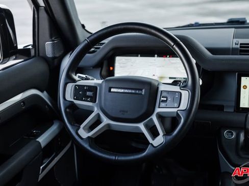 Used 2022 Land Rover Defender 90 X-Dynamic S image 6