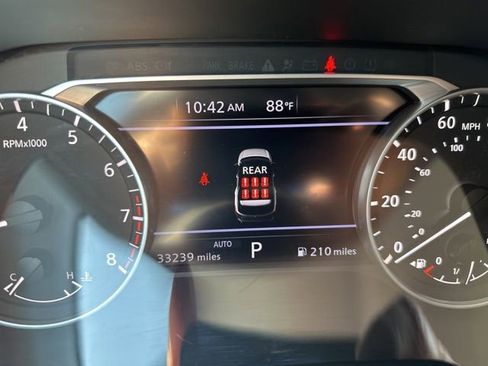 Used 2025 Nissan Pathfinder SV AWD/4WD image 17