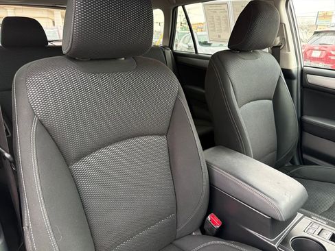 Used 2019 Subaru Outback 2.5i Premium image 37