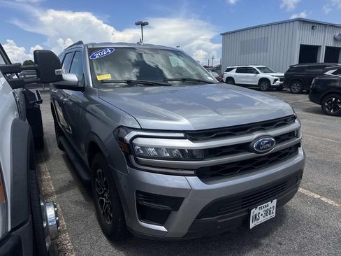 Used 2024 Ford Expedition XLT RWD image 15