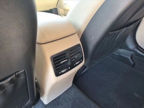 Used 2014 Kia Cadenza Premium FWD image 25