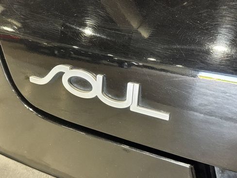 Used 2022 Kia Soul LX w/ Technology Package FWD image 33