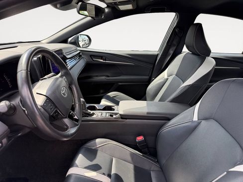 Certified 2025 Toyota Camry SE FWD image 9