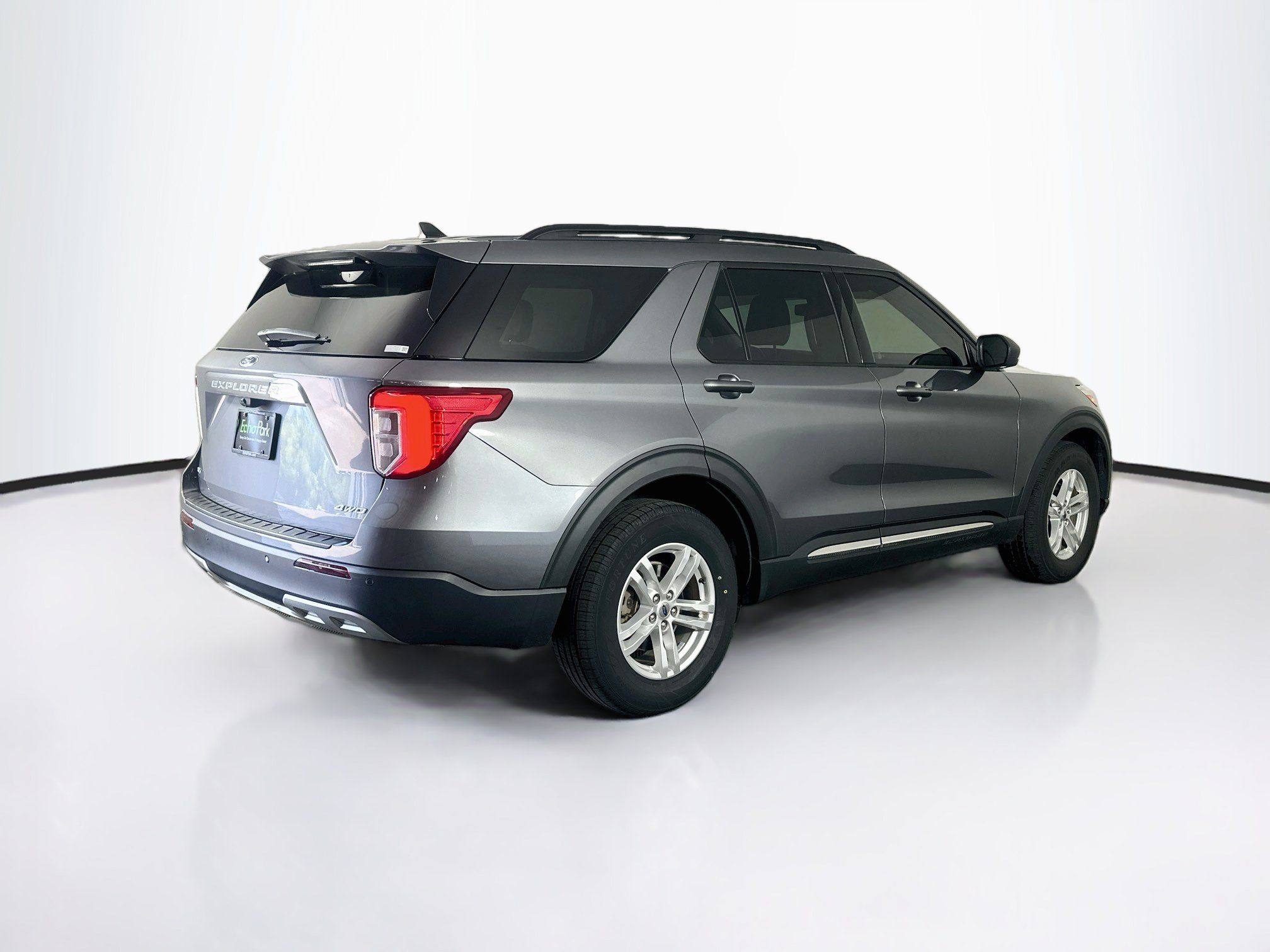 Used 2021 Ford Explorer XLT w/ Equipment Group 202A AWD/4WD image 9