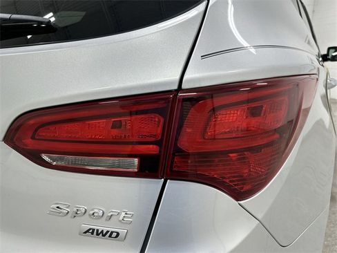 Used 2017 Hyundai Santa Fe Sport image 21
