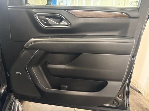 Used 2022 Chevrolet Tahoe Premier AWD/4WD image 38