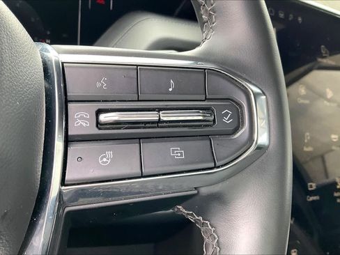 Used 2025 GMC Yukon XL Denali image 23