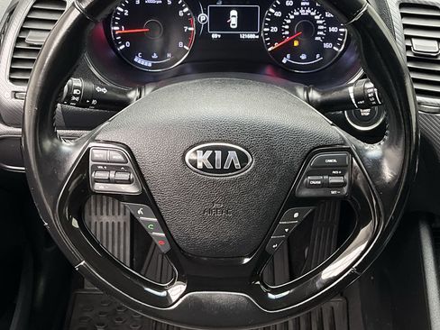 Used 2017 Kia Forte S w/ S Technology Package FWD image 11