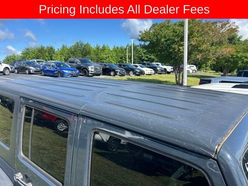 Used 2018 Jeep Wrangler Unlimited Sport w/ Connectivity Group AWD/4WD image 3