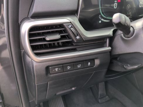 Used 2025 Kia Telluride S AWD/4WD image 16