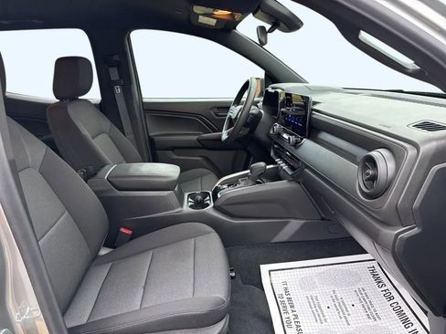Used 2025 Chevrolet Colorado W/T image 14