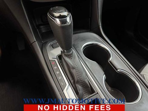 Used 2018 Chevrolet Equinox LT image 32