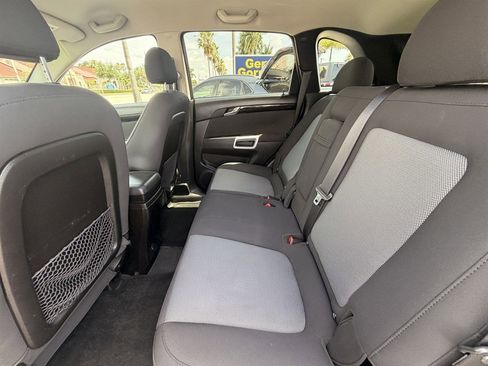 Used 2013 Chevrolet Captiva Sport LT FWD image 8