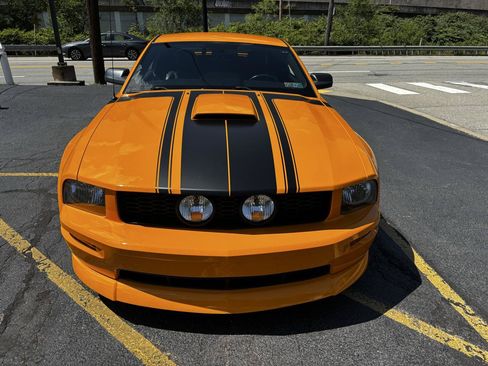 Used 2008 Ford Mustang GT RWD image 2