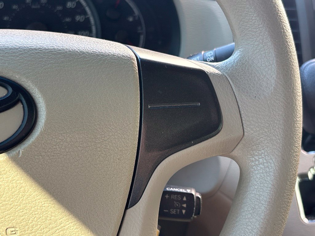 Used 2014 Toyota Sienna L FWD image 17