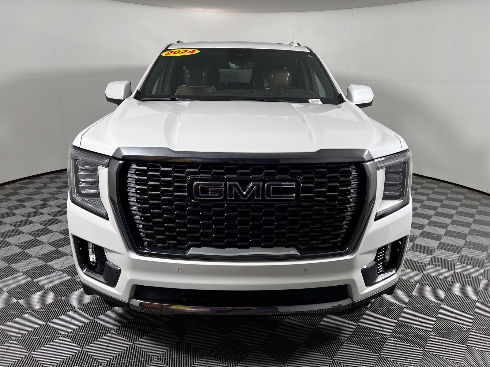 Used 2024 GMC Yukon Denali Ultimate AWD/4WD image 2