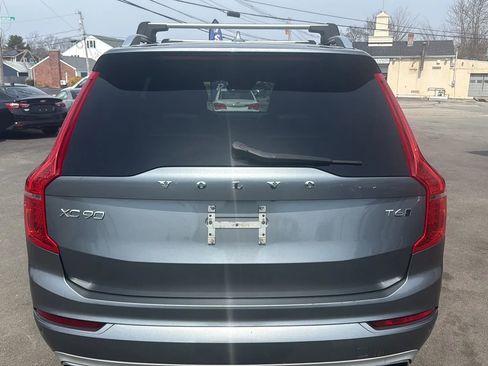 Used 2018 Volvo XC90 T6 Momentum w/ Convenience Package image 6