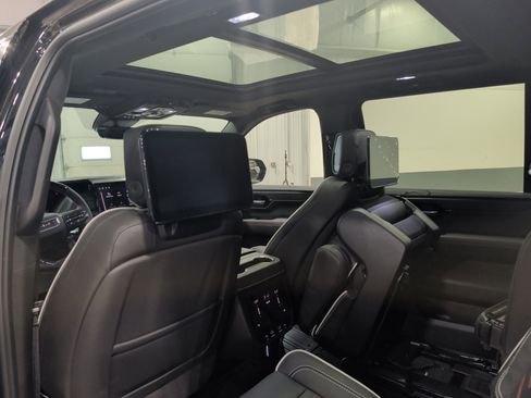 Used 2026 GMC Yukon XL AT4 Ultimate w/ LPO, Floor Liner Package AWD/4WD image 10
