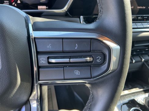 Used 2024 GMC Canyon Elevation w/ Convenience Package AWD/4WD image 18