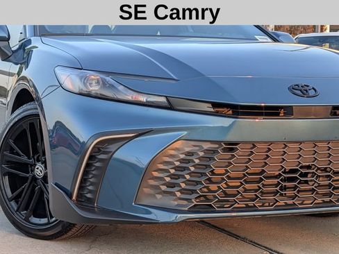 Used 2026 Toyota Camry SE w/ Convenience Package FWD image 3