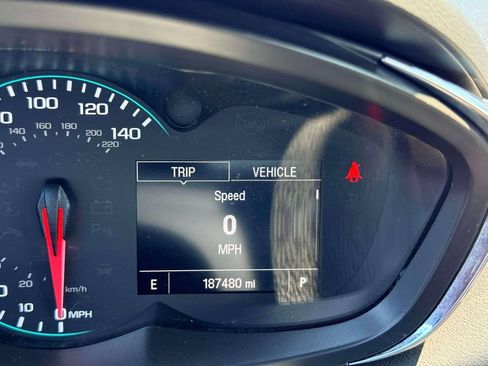 Used 2017 Chevrolet Trax LT w/ LT Convenience Package FWD image 23