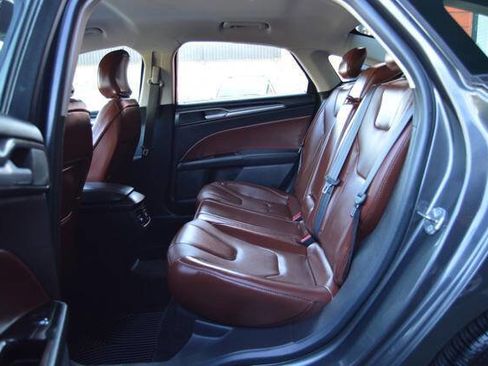 Used 2016 Ford Fusion SE w/ Equipment Group 202A image 12