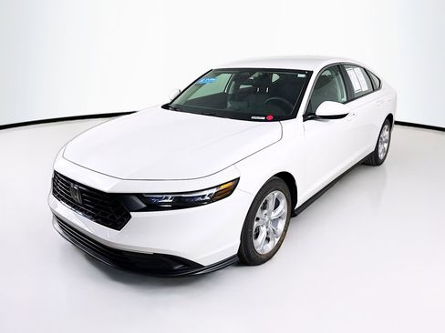 Used 2025 Honda Accord LX image 4