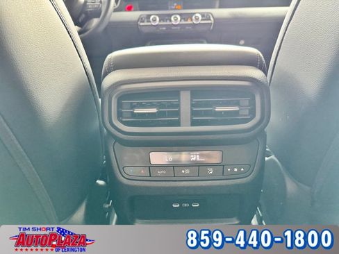 Used 2025 Honda Pilot Touring image 33